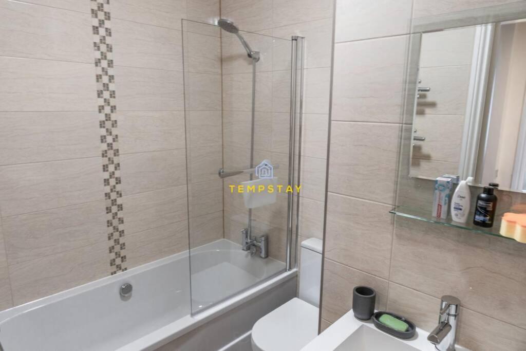 5 Bed/4 Bath At Wembley Stadium & Free Parking London Exterior photo