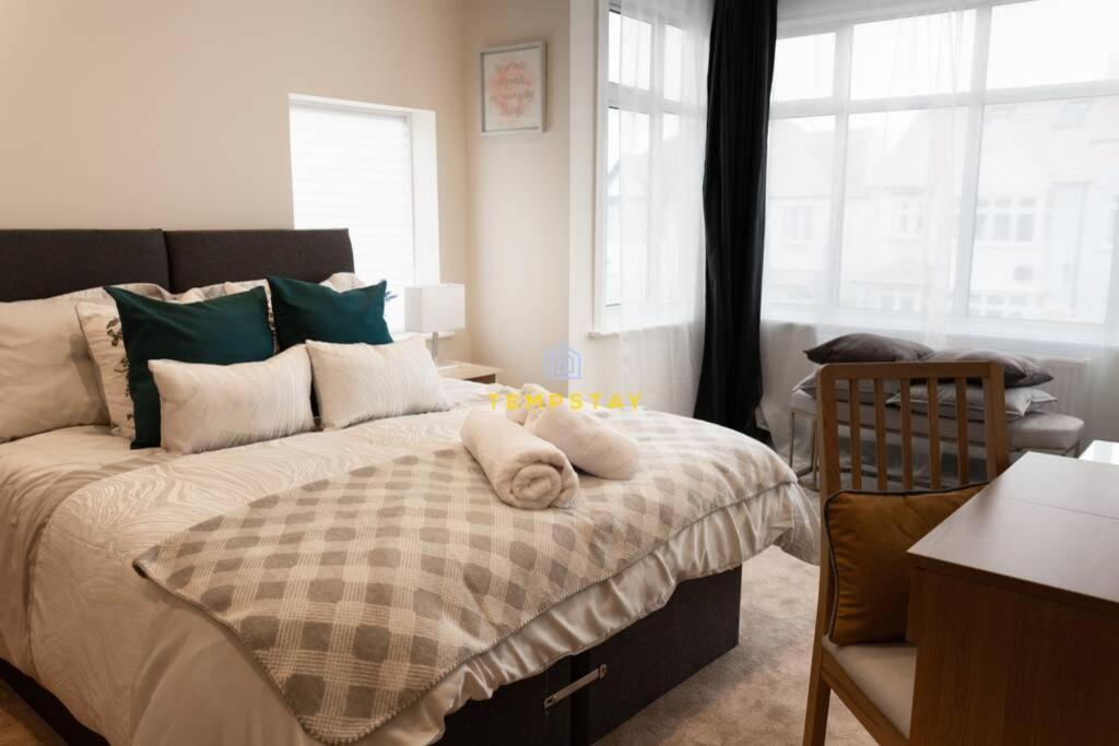 5 Bed/4 Bath At Wembley Stadium & Free Parking London Exterior photo
