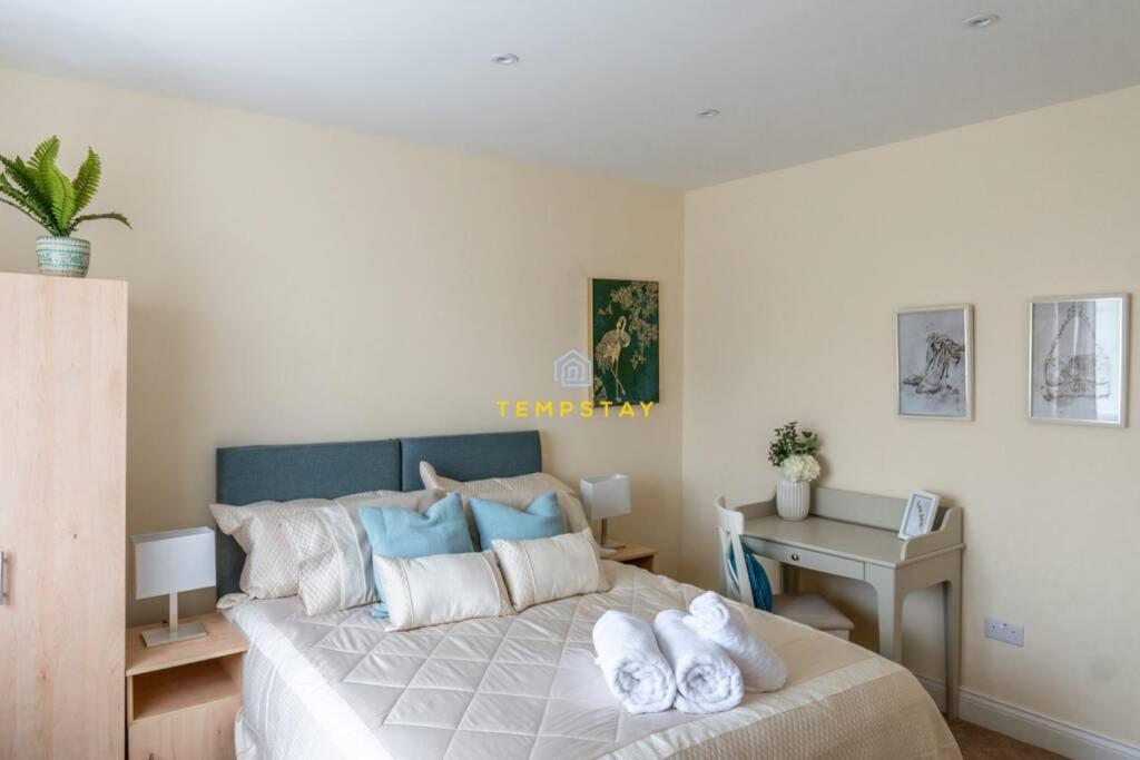 5 Bed/4 Bath At Wembley Stadium & Free Parking London Exterior photo