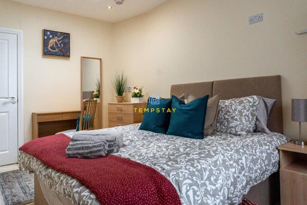 5 Bed/4 Bath At Wembley Stadium & Free Parking London Exterior photo